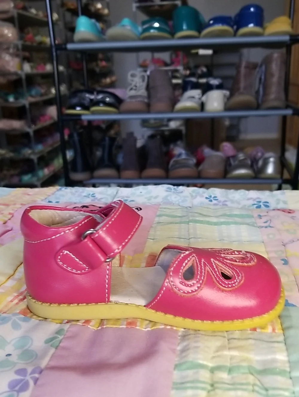 Livie & Luca Pink Leather Mary Jane Shoes Size 6 Soft Leather Petals